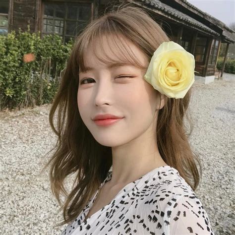 Quán cafe tăng 5 lợi nhuận nhờ nữ nhân viên xinh như hot girl