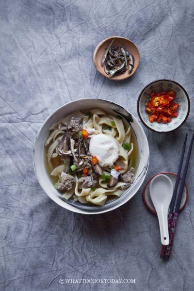 Ban Mian Minced Pork Noodle Soup (Handmade Noodle Soup)