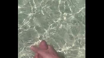 Beau Mec Et Bite Branlant La Plage Xvideos