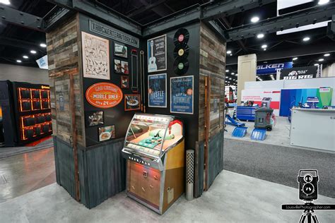 Louisville Trade Show Photographers - Mid America Trucking Show