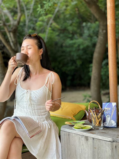 Hot TikToker Nguyễn Hồ Trà My xuất chiêu yêu chiều bản thân chọn quà chiều cho bản thân thôi