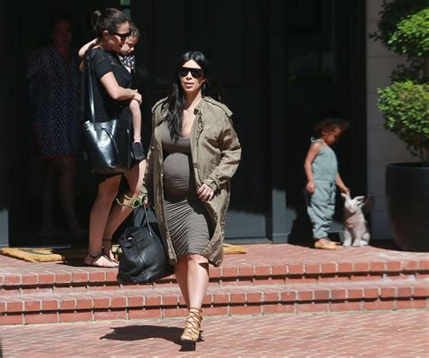 Photo Exclusif Kim Kardashian Enceinte Et Sa Fille North Quittent