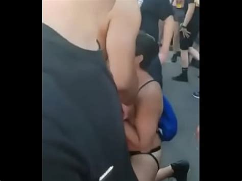 Público placer divertido gangbang mamada XVIDEOS