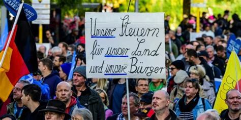 Angriffe auf Journalisten und Hitlergrüsse - Polizei zieht Bilanz nach