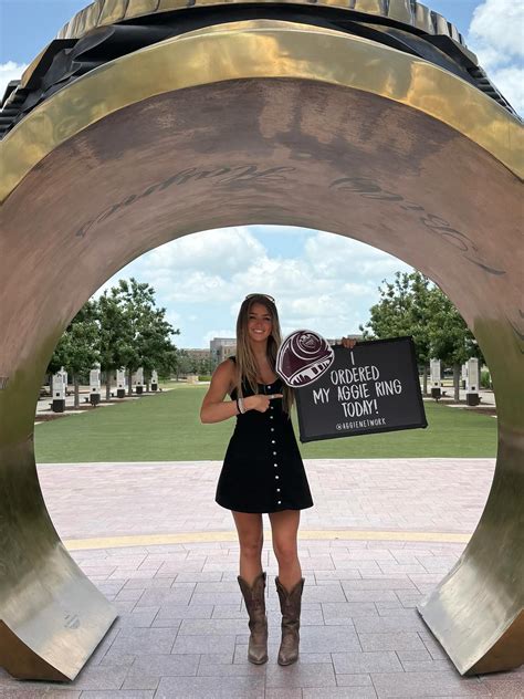 Whitney Robbins (@whitney.l.robbins) • Instagram photos and videos