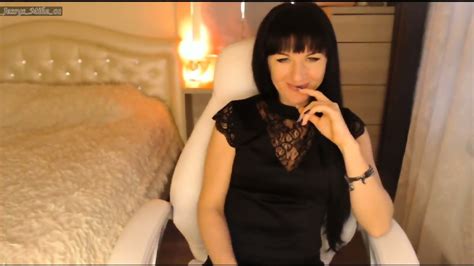 KylierSmilers Aka M Lady Jessy Sexy Chair Tease Pantyless Clit Caresses Ass Wigglin