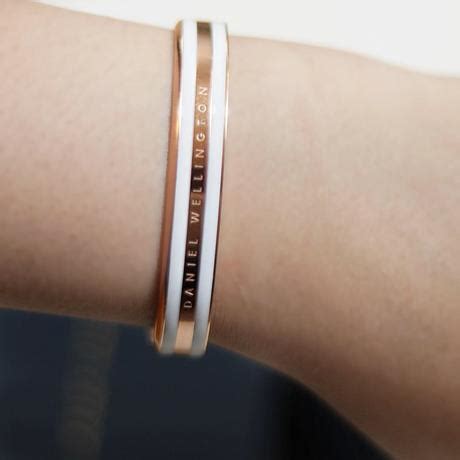 Daniel Wellington Review: THE NEW CLASSIC BRACELET - Paperblog