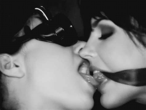 BDSM Kissing Lesbian NOBODY754