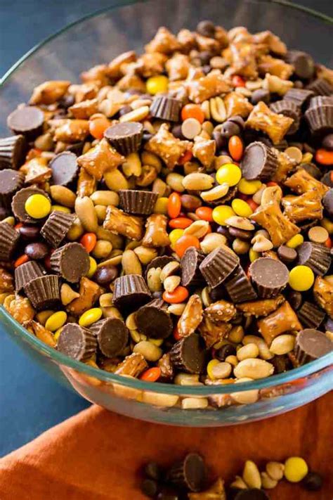 15 Easy Party Mix Recipes Perfect For Your Next Party - Smart Party Ideas