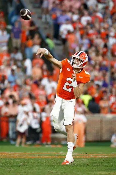 Clemson Qb Cade Klubnik Struggles To Take Care Of The Football