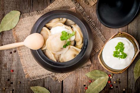 Ukrainische Pelmeni Teigtaschen Mit Kartoffeln Zwiebeln Und Speck