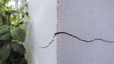 Cracked Render Repair Hull Natural Coats