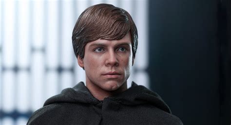 Pre Order Hot Toys The Mandalorian Luke Skywalker Deluxe Version Th Scale Collectible