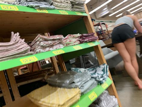 Hot Milf In Hot Black Shorts Shopping Short Shorts Volleyball Forum