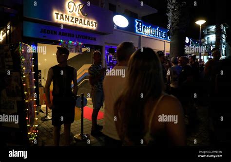 Palma Spain 24th June 2023 Guests Stand In Front Of MK Tanzpalast Discotheque During A Gay