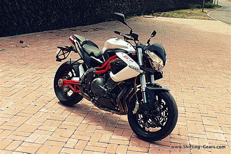 Benelli TNT 899 Photo Gallery Shifting Gears