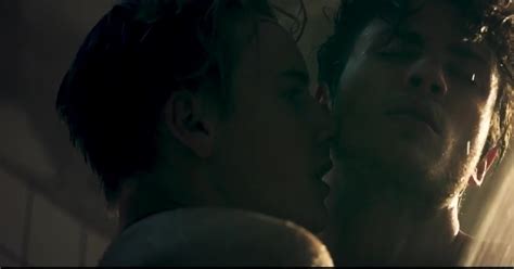 ausCAPS Jannik Schümann and Louis Hofmann nude in Center Of My World
