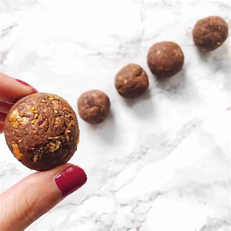 No Bake Chocolate Orange Protein Energy Balls Recipe Nourish Your Glow