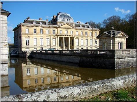 Château du MARAIS Le Val Saint Germain Château féodal et ruine