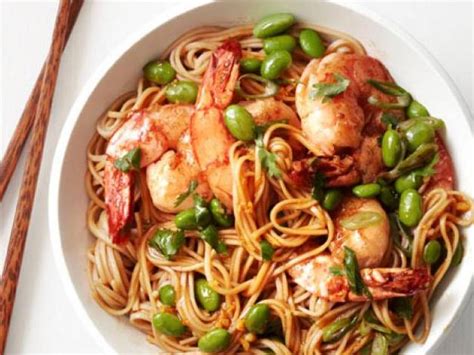 Азиатская лапша с креветками и эдамаме - рецепт от Гранд кулинара