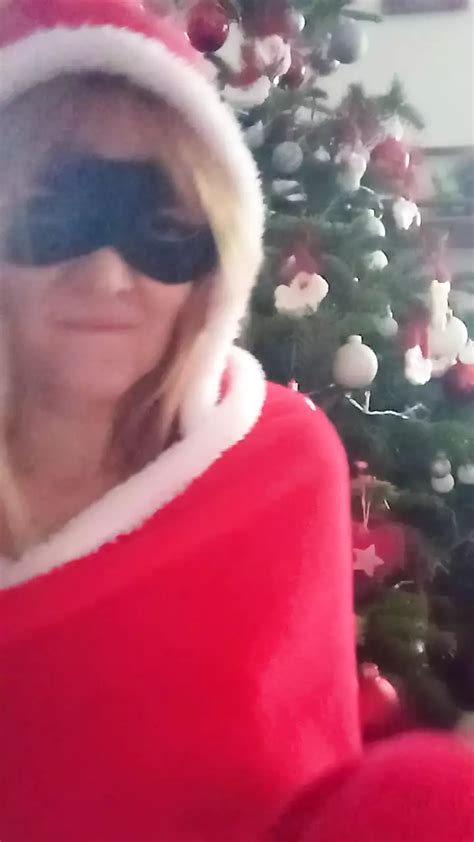 Underneath The Tree French Xmas Milf Porn Xhamster