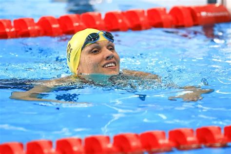 Carol Santiago Vence Final Dos 100m Peito Classe S12 E Revezamento