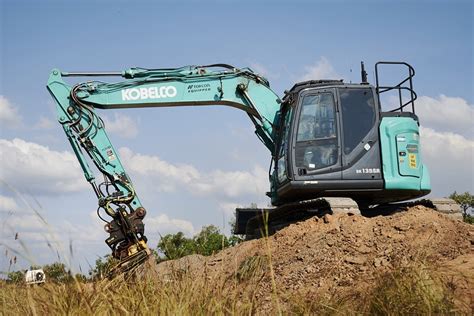 Ongrade Earthworks And Kobelco