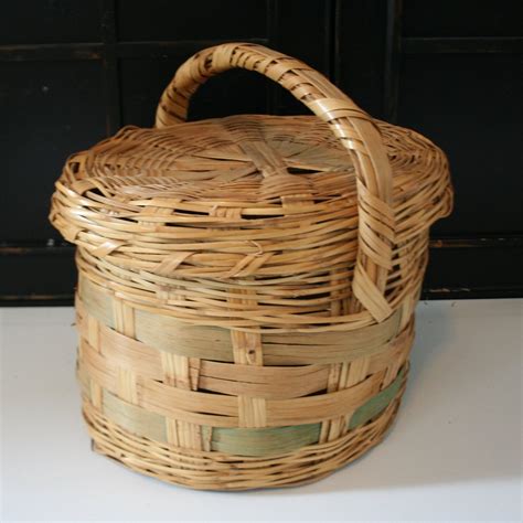 Items Similar To Vintage Large Woven Wicker Basket With Lid On Etsy