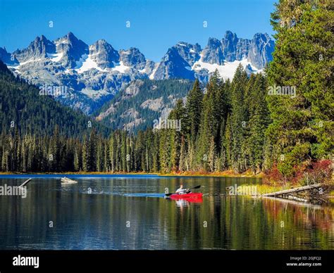 Usa Washington State Cle Elum Kittitas County Red Canoe On Cooper