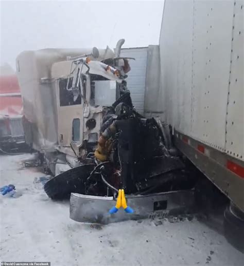 Snowy Wyoming Highway Pileup Kills 3 Injures Dozens Daily Mail Online