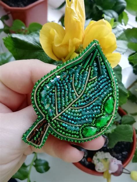 Брошь из бисера "Листик"🍃 | Handmade