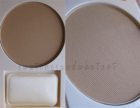 Revlon Nearly Naked Foundation Medium Beige Cosmetic Taste Makeup