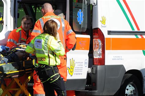 Granarolo Incidente Frontale Muore Un Ragazzo Di Anni