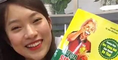 Hot girl 7 thứ tiếng Khánh Vy bật mí cuốn sách Tiếng Anh không thể thiếu cho học sinh thi THPT