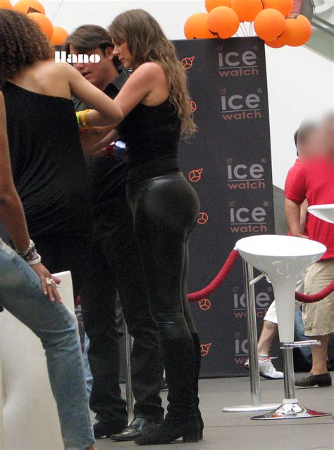 Milf High And Super Hot Wide Hips And Round Ass In Tight Lycra