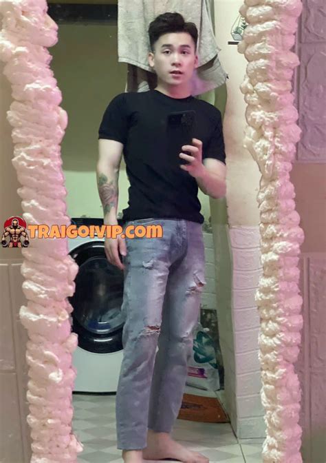 Traigoivip Boy teen sex dâm cu bự ngoại cỡ dễ thương mới lớn biết chiều lòng khách