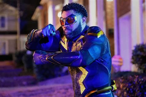 How Black Lightning Explained Jennifers Recasting