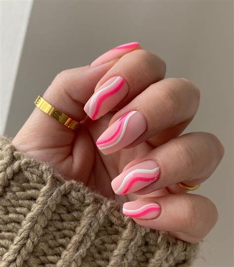 Swirl Nails For Summer Nails Ideas Nel 2021 Unghie Unghie Idee