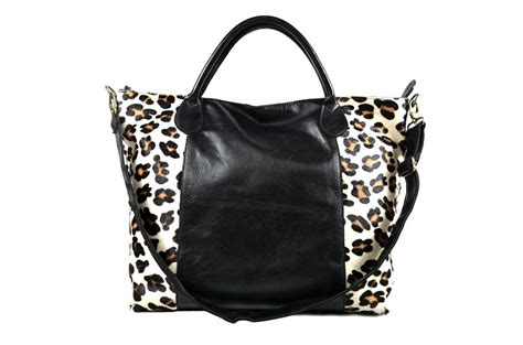 Lo Shopper Leopardo Su Fondo Bianco Fascia Centrale Nera In Vera