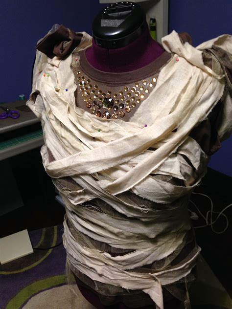cleopatra and mummy costume 4