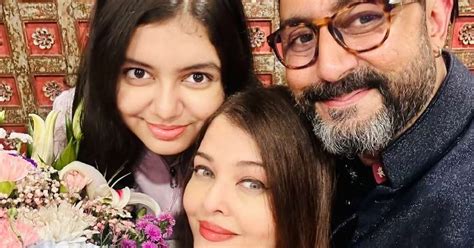 aishwarya rai bachchan celebrates  years  abhishek bachchan