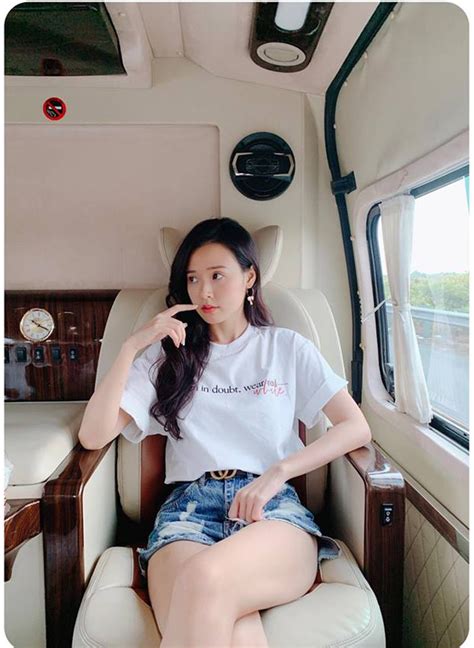 Phong C Ch N T Nh Quy N R C A Hot Girl Midu