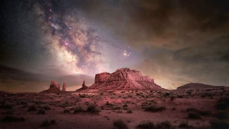 Milky Way Monument Valley Arizona USA Bing 4K Preview | 10wallpaper.com