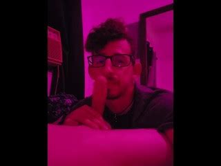 诱人的吸吮鸡巴 Pornhub Gay