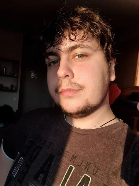 I've been waiting in the shadows for my time #GalaxyZFlip5 - Samsung