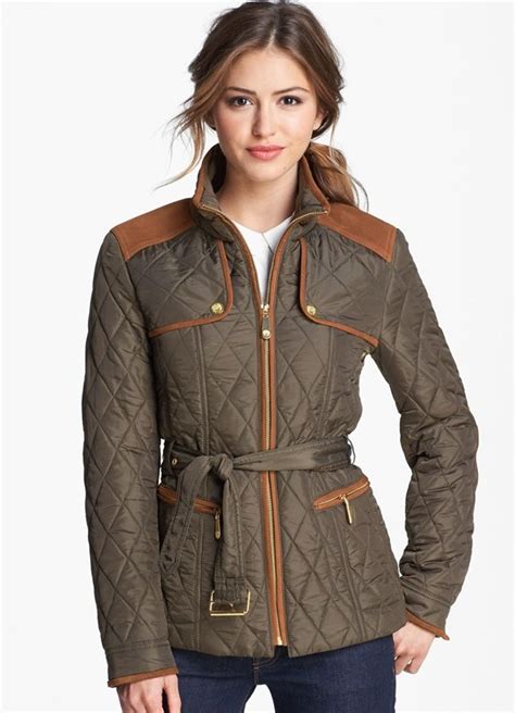 Женские демисезонные стеганные куртки