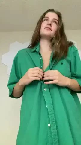 Barely Legal I Love Giving Blowjobs JOI B G Ass Eating FREE Video For Everyone Who