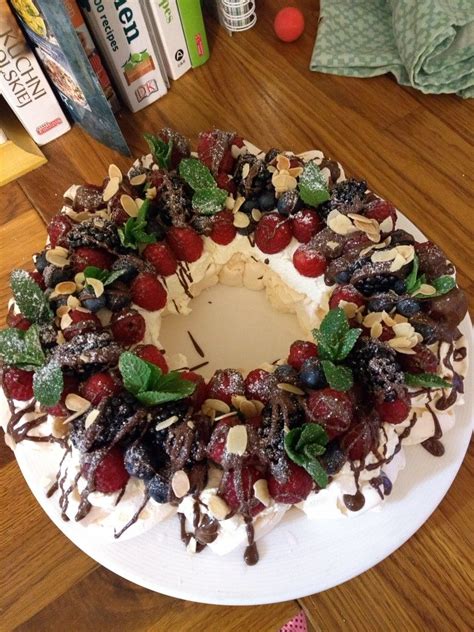 Christmas Mini Pavlova Wreath Artofit