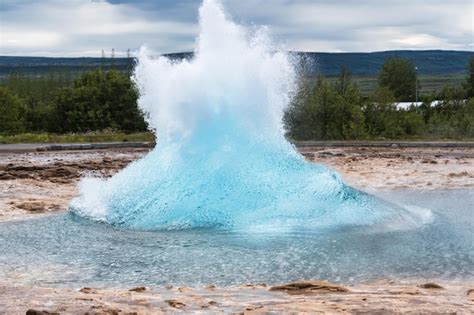 Premium Photo Geological Phenomenon Of Strokkur Geyser Eruption Natural Hot Spring Pulsing In