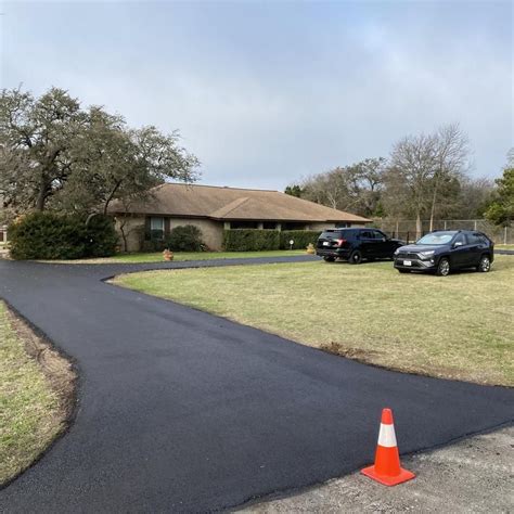 Asphalt Driveway & Parking Lot Overlay Services in Austin, TX